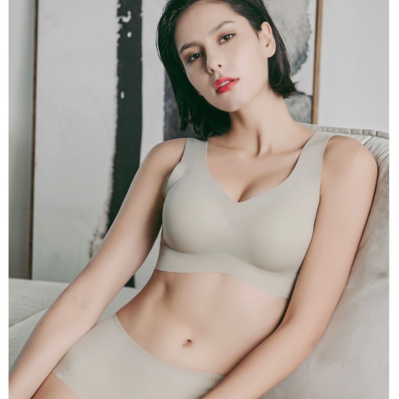 Wireless and seamless push up bra and panty set - Picture 2 of 9